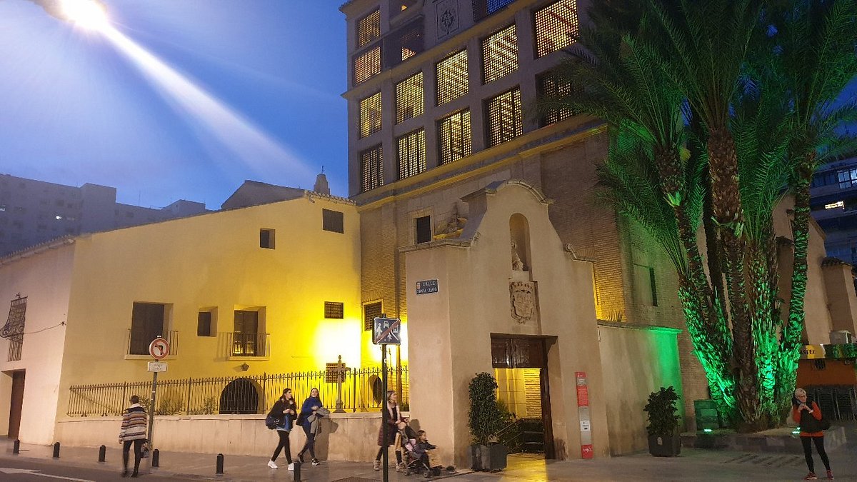 7Монастырь Санта-Клара.