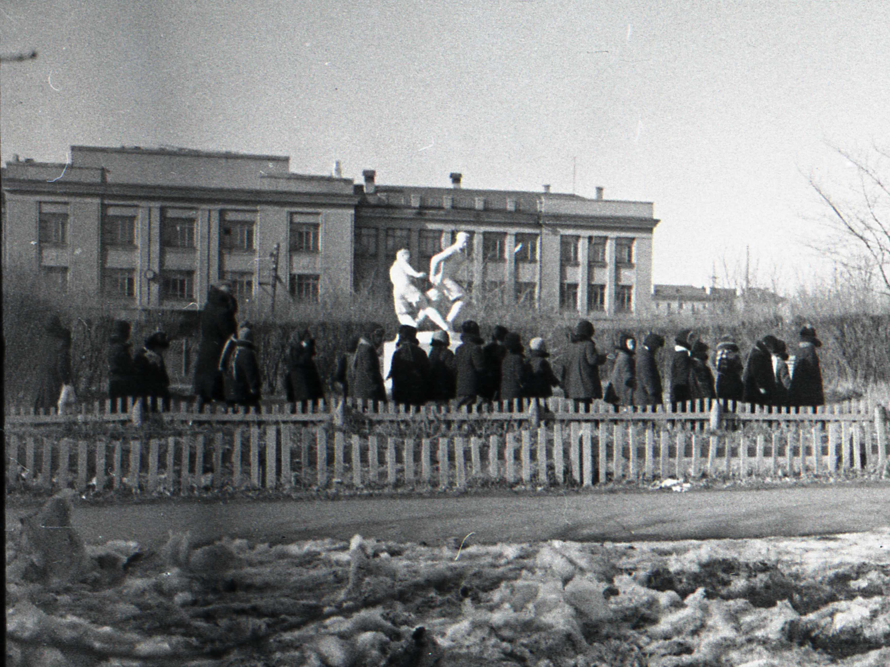 1958-1962 ул. Пархоменко напротив шк .№ 70-Гимназия № 16 Г.В. Жаннин-Перро