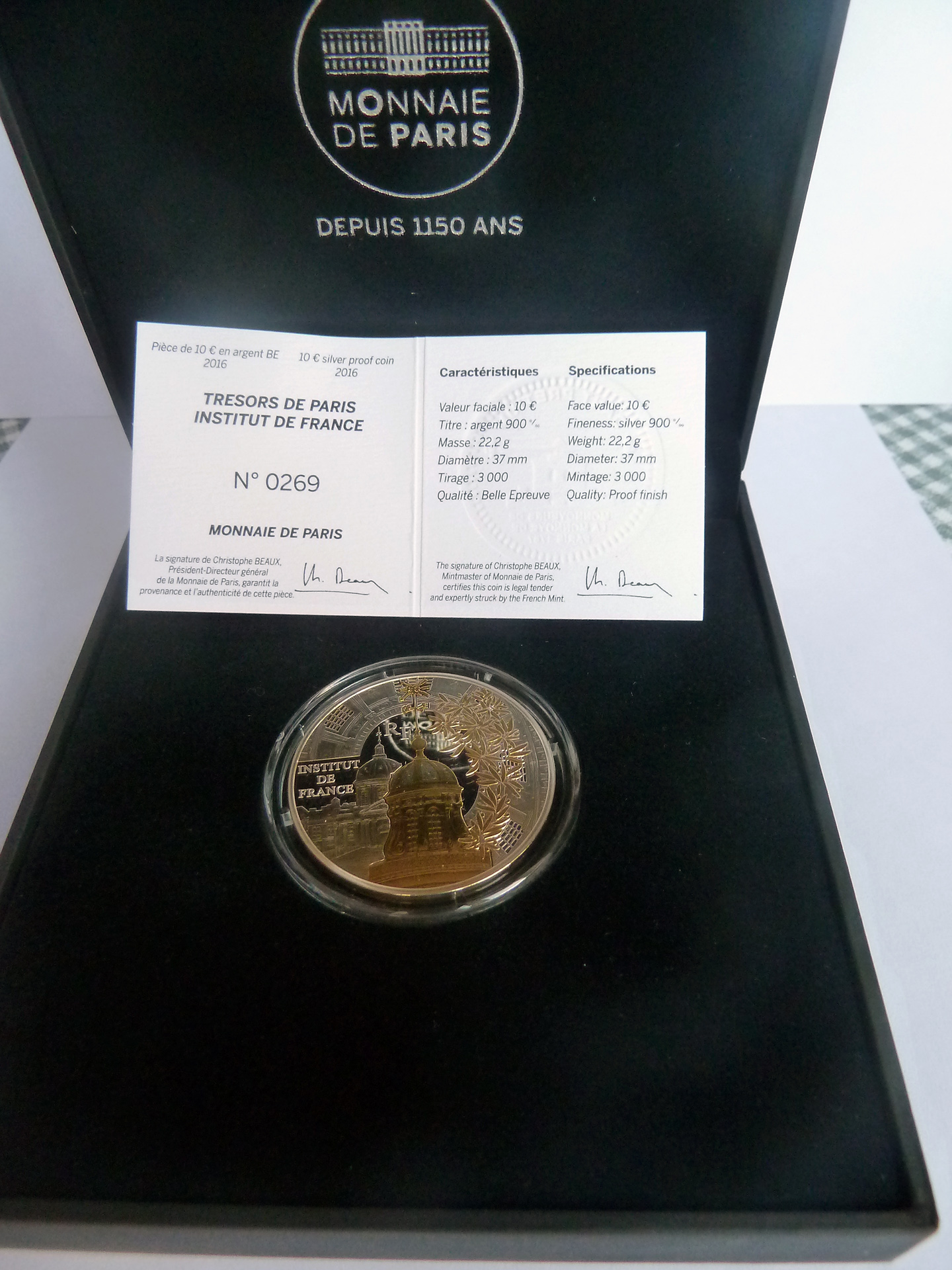 2016 InstitutBoxInside