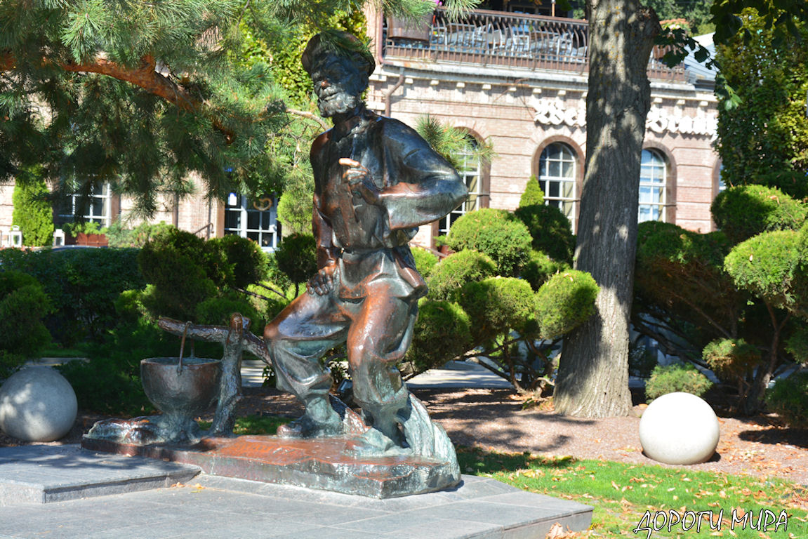 Скульптура Дед Щукарь в Ростове-на-Дону Скульптура Дед Щукарь в Ростове-на-Дону