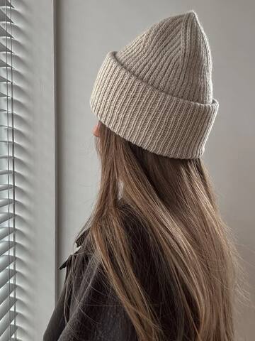 Chantal Beanie Knitting Pattern 07