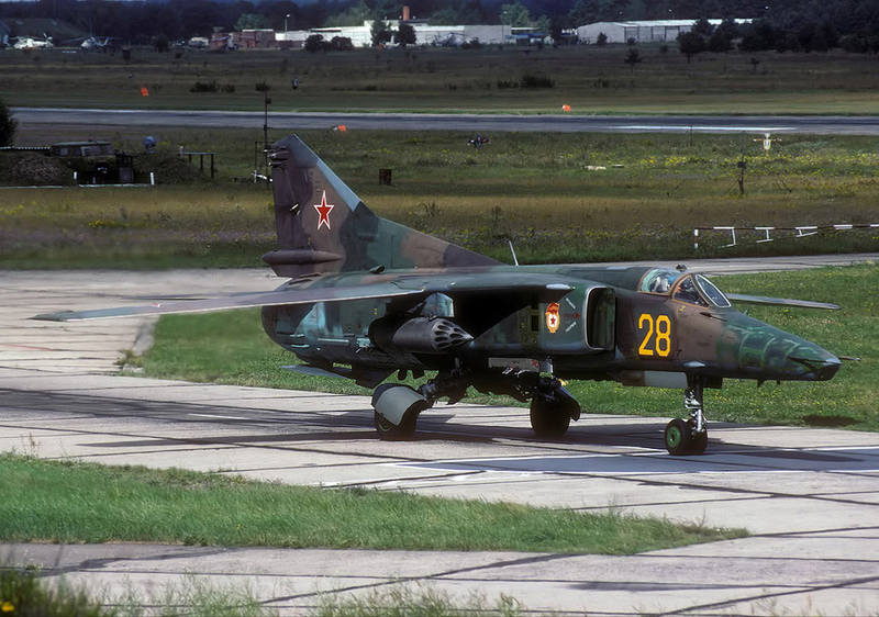 002-mig-27d-1992