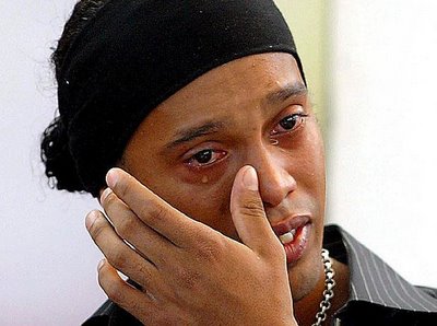 ronaldinho20crying1