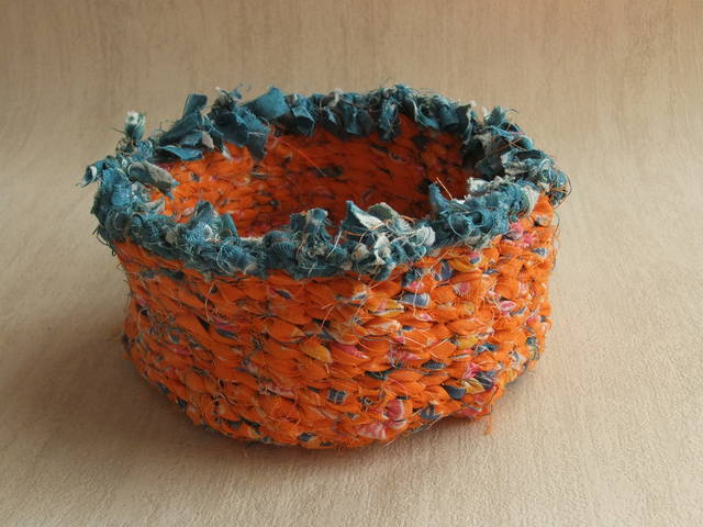 корзинка плетеная оранжевая-01