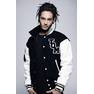 tom-kaulitz-in-cooler-pose