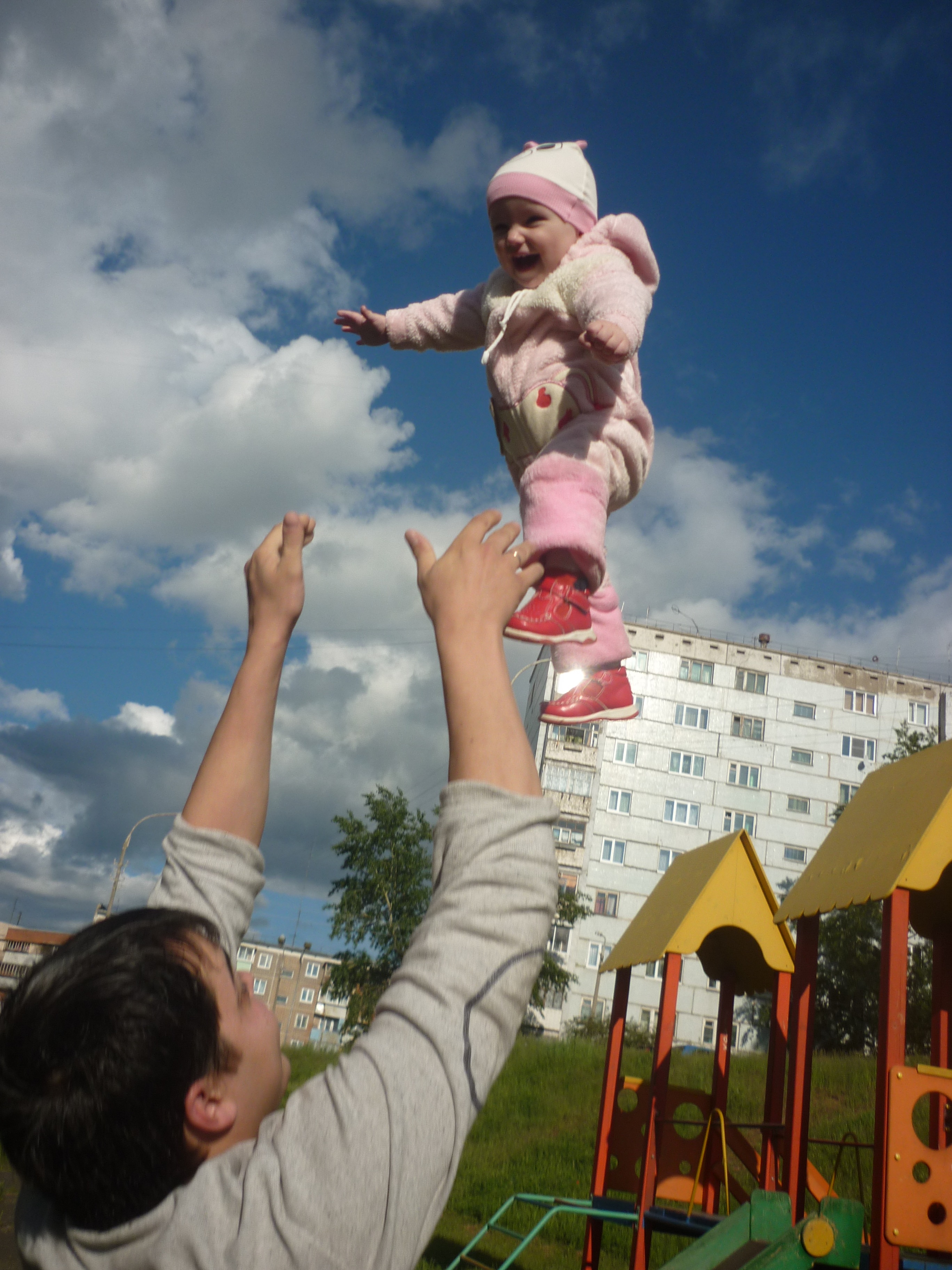 так легко доставить радость малышке