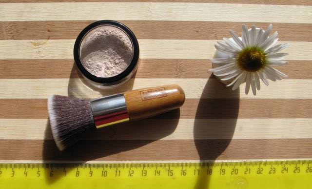 КистьEverydayMinerals1