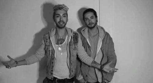 bill-und-tom-kaulitz-schauen-in-die-kamera