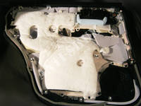 Shumoizolyatsiya Toyota Land Cruiser 200 13