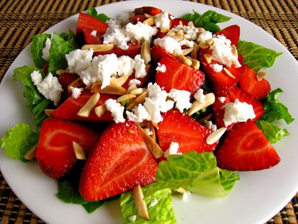 Strawberry-and-Feta-Salad-500a