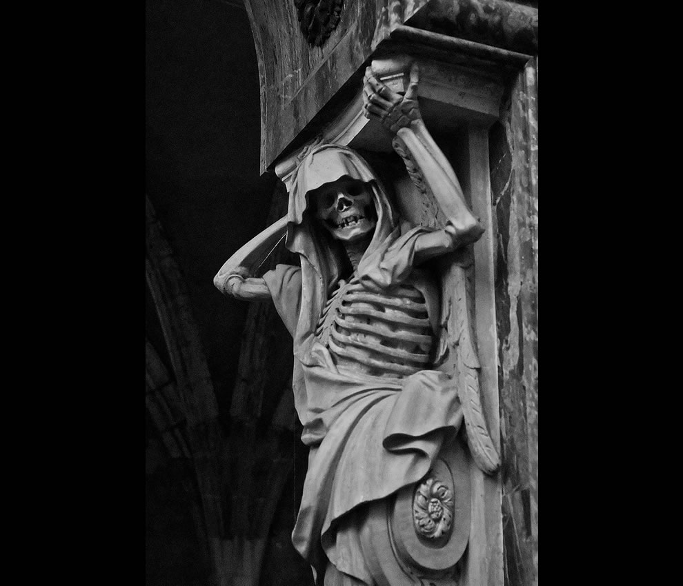 crypt-skeleton-pierre-j