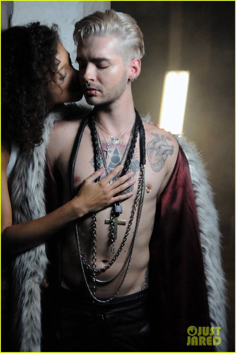 tokio-hotel-bill-kaulitz-shirtless-in-exclusive-pic-02