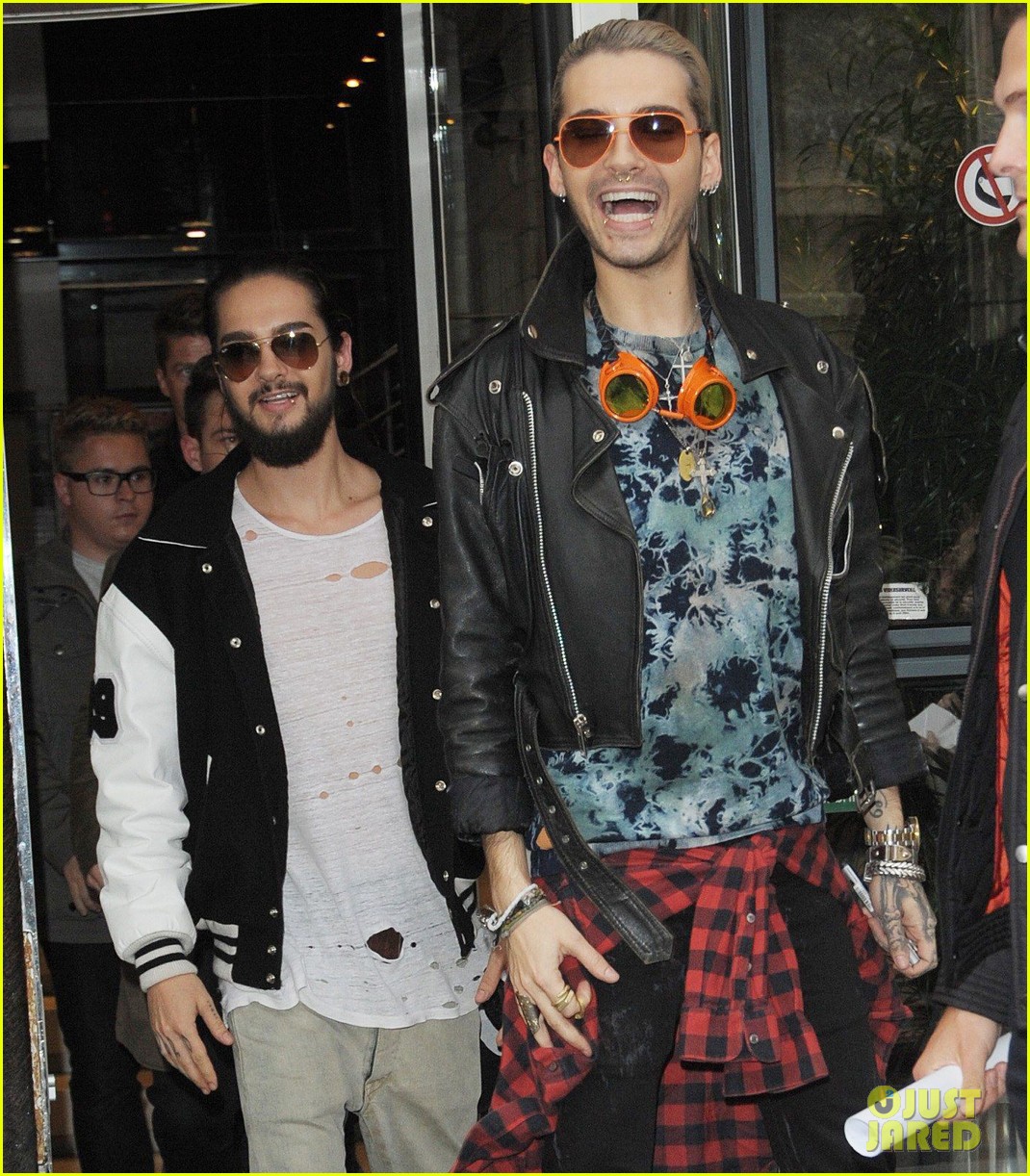 tokio-hotels-bill-tom-kaulitz-visit-nrj-radio-010