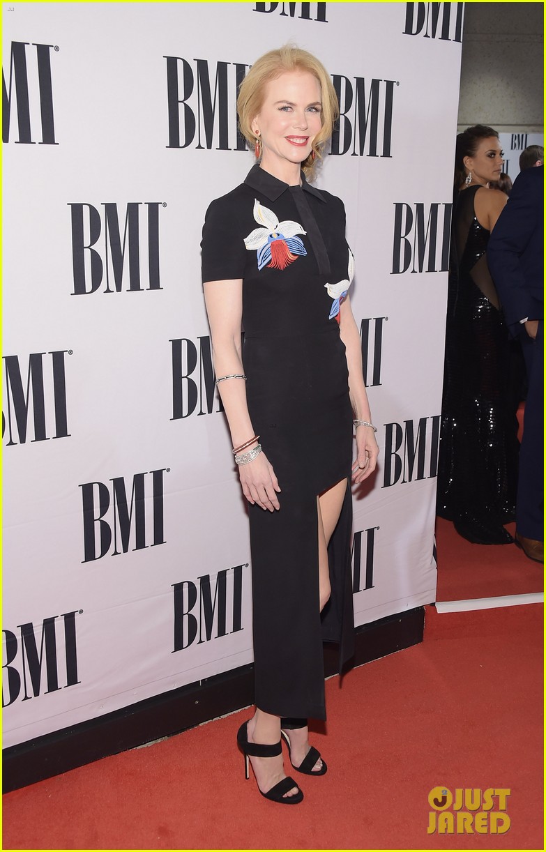 nicole-kidman-accompanies-hubby-keith-urban-to-bmi-country-awards-02