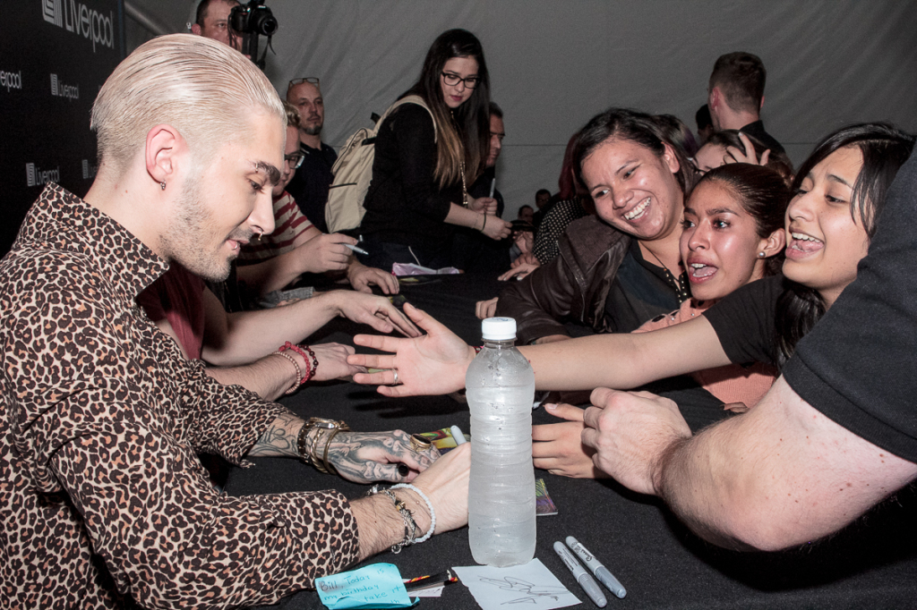 Tokio-Hotel-11.11.2014 - signing session - Mexico, Liverpool