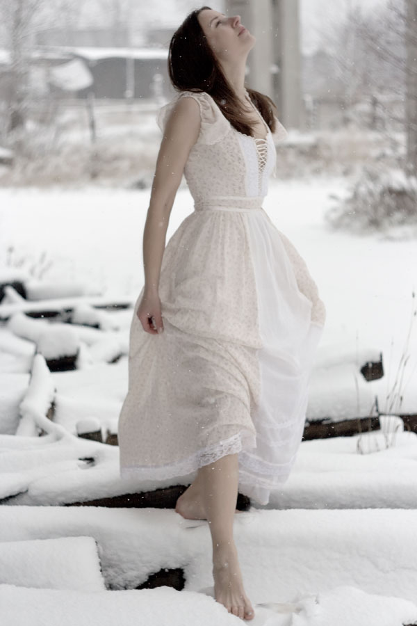 Платье на девушку зимой