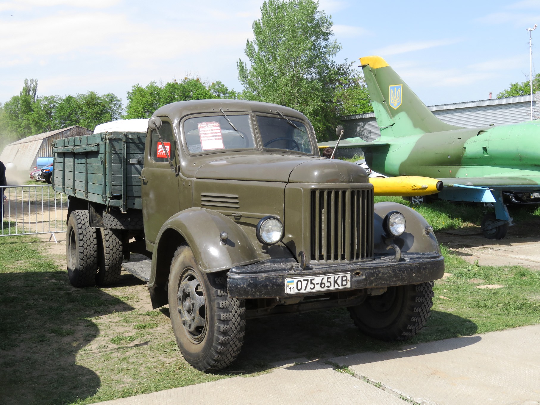 Автомобиль зил 164. ЗИЛ-164 грузовой. ЗИЛ-157 грузовой. ЗИЛ 157 И ЗИЛ 164.