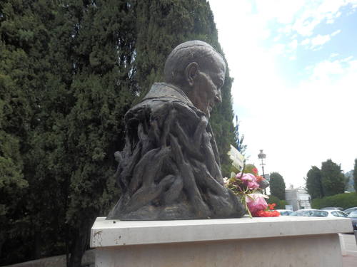 17370423_m.jpg
