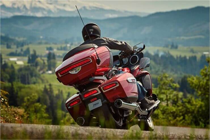 мотоцикл-Yamaha-Star-Venture-2