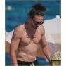 tokio-hotel-tom-bill-kaulitz-go-shirtless-in-ibiza-12