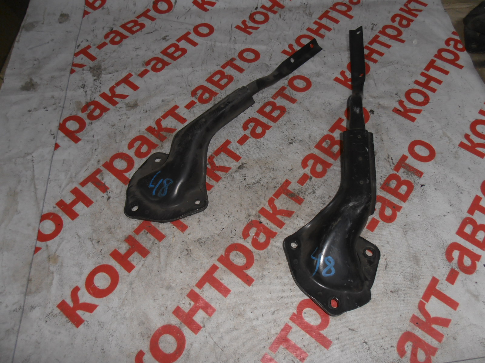 8060-astyajka-stolbov-ford-focus-ii-hetchbeg_0