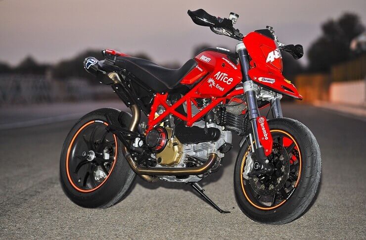Ducati-Hypermotard-6