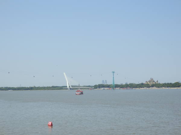 18080267_m.jpg