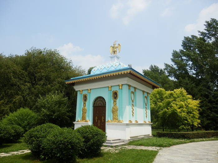 18116006_m.jpg