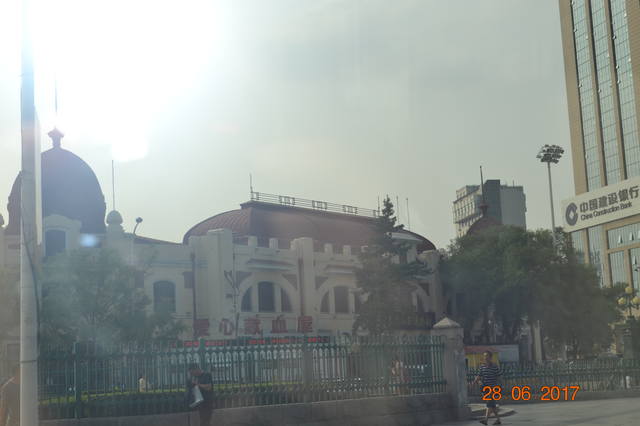 18409882_m.jpg