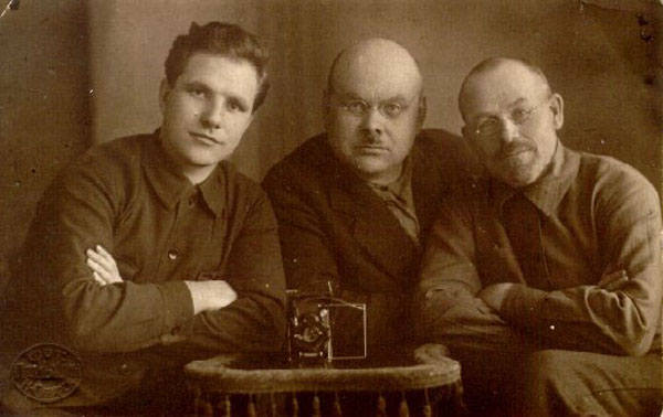 Фотографы В.С. и Л.С. Паньшины и И.Д. Лебедев. 1929г.