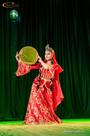 Азербайджанские танцы шоу-балета Кавказ в соло танцовщицы