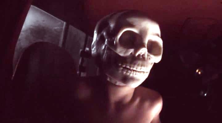 Headless (2015).DVDRip.Rus.avi snapshot 00.16.44 [2017.10.18 16.46.41]