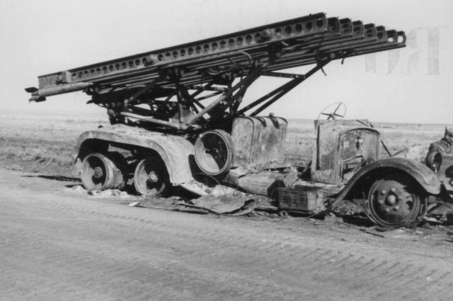 razbitaya bombardirovkoy bm 13 katusha na ukraine 1942.dyz19y4teu8gcokoo40kw8kcs.ejcuplo1l0oo0sk8c40s8osc4.th.jpeg