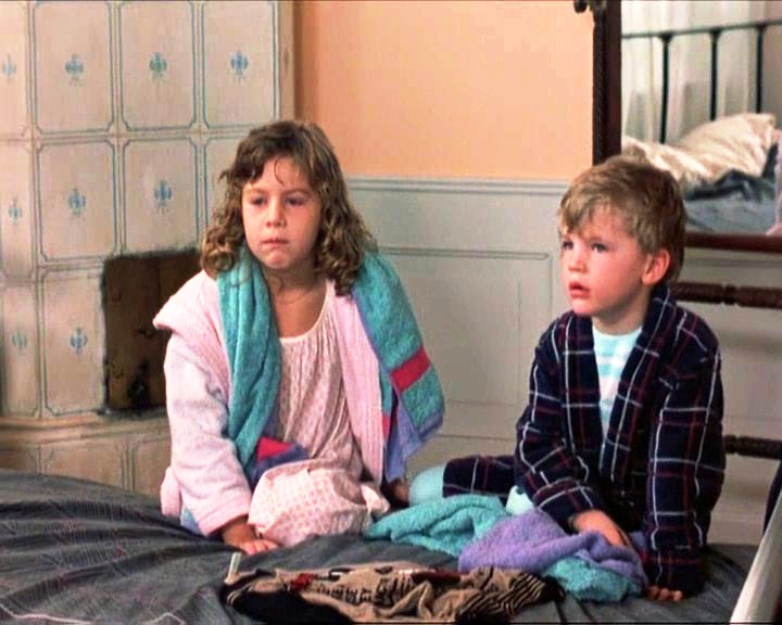 Besokarna (The Visitors) 1988 DVDRip-AVC .mkv snapshot 01.14.13 [2017.11.13 00.23.59]