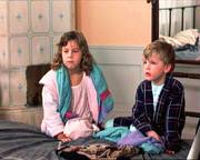 Besokarna (The Visitors) 1988 DVDRip-AVC .mkv snapshot 01.14.13 [2017.11.13 00.23.59]