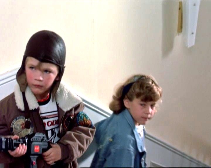 Besokarna (The Visitors) 1988 DVDRip-AVC .mkv snapshot 00.46.12 [2017.11.12 23.54.56]
