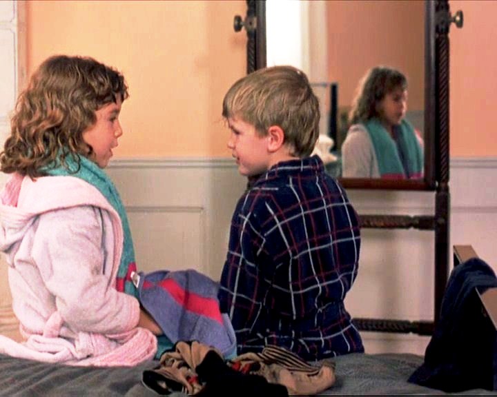 Besokarna (The Visitors) 1988 DVDRip-AVC .mkv snapshot 01.13.59 [2017.11.13 00.23.41]