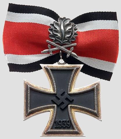 we2-Knights-Cross-of-the-Iron-Cross-with-Oak-Leaves-and-Swords-Ritterkreuz-des-Eisernen-Kreuzes-mit-Eichenlaub-und-Schwertern.