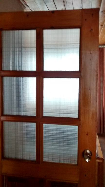 двери со стеклом