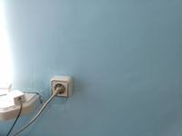 разетку отремонтировали, она висела