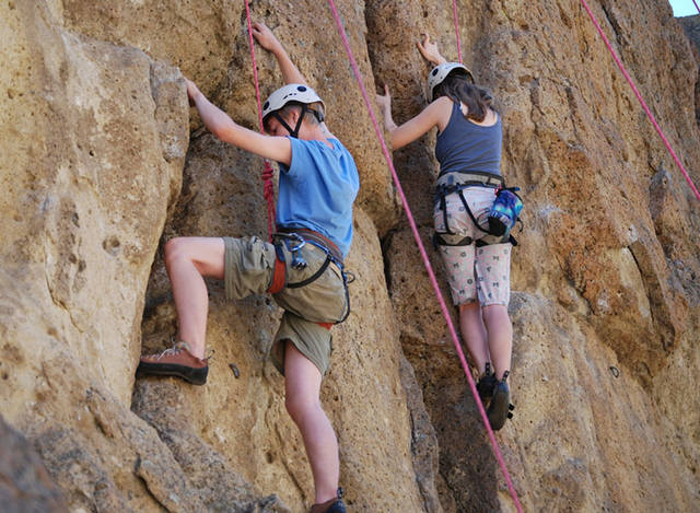 satpura-mountains-madhya-pradesh-–-rock-climbing satpura-mountains-madhya-pradesh-–-rock-climbing