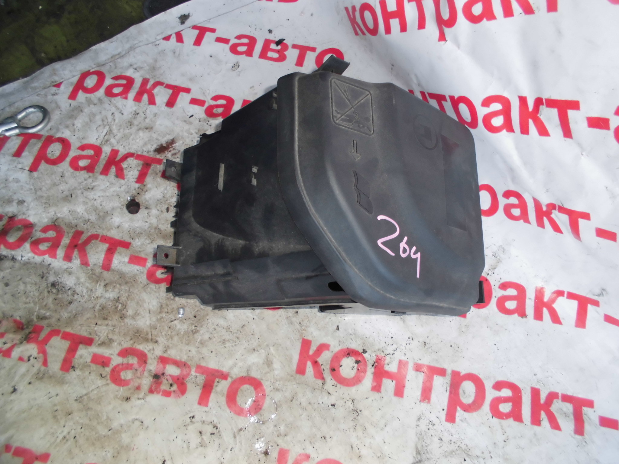 32673-kryshka-bloka-predohraniteley-peugeot-308_0