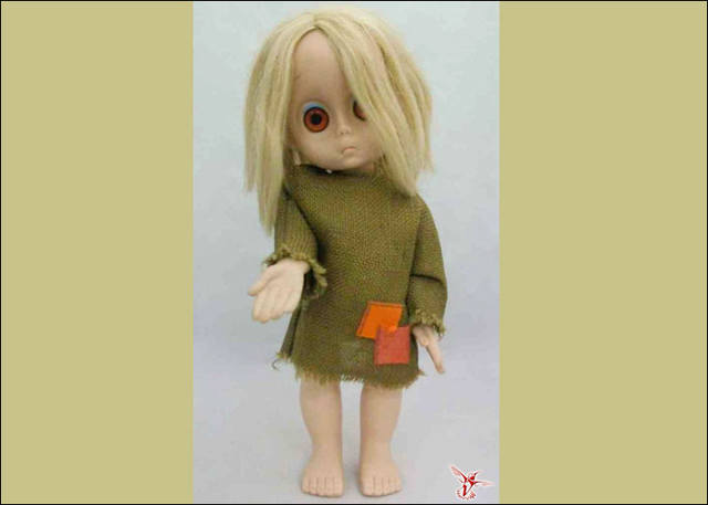Куколку зовут. Как зовут эту куклу. Как зовут куклу как зовут куклу. Куклуа Таня. Куклу назвала Марси.