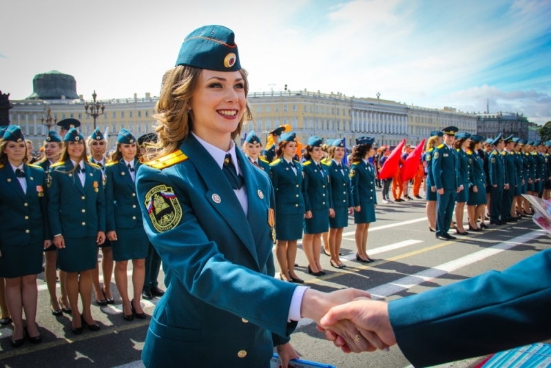 Университет мчс. СПБ УГПС МЧС выпуск. Академия МЧС В Санкт-Петербурге. Университет ГПС МЧС России. Выпуск университета МЧС В Санкт-Петербурге.