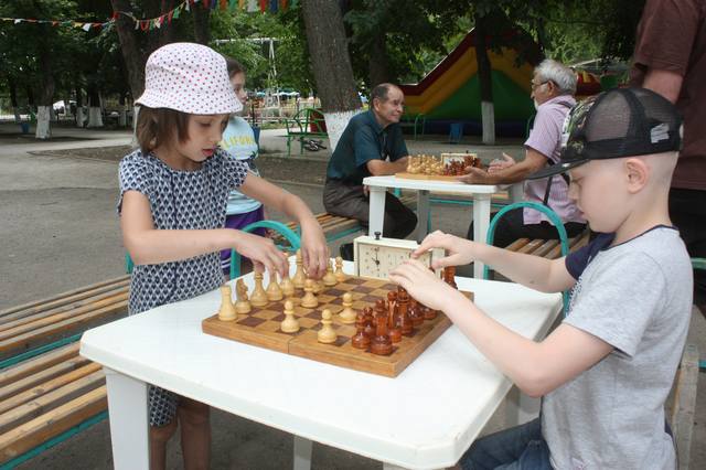 9 июня 2018. 1-й день шахматного турнира. Парк у ДК. Приморско-Ахтарск (5)