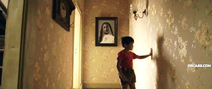 Pengabdi Setan.2o18.Pk.WEB-DLRip.14OOMB.avi snapshot 00.32.13 [2018.06.23 20.43.57]