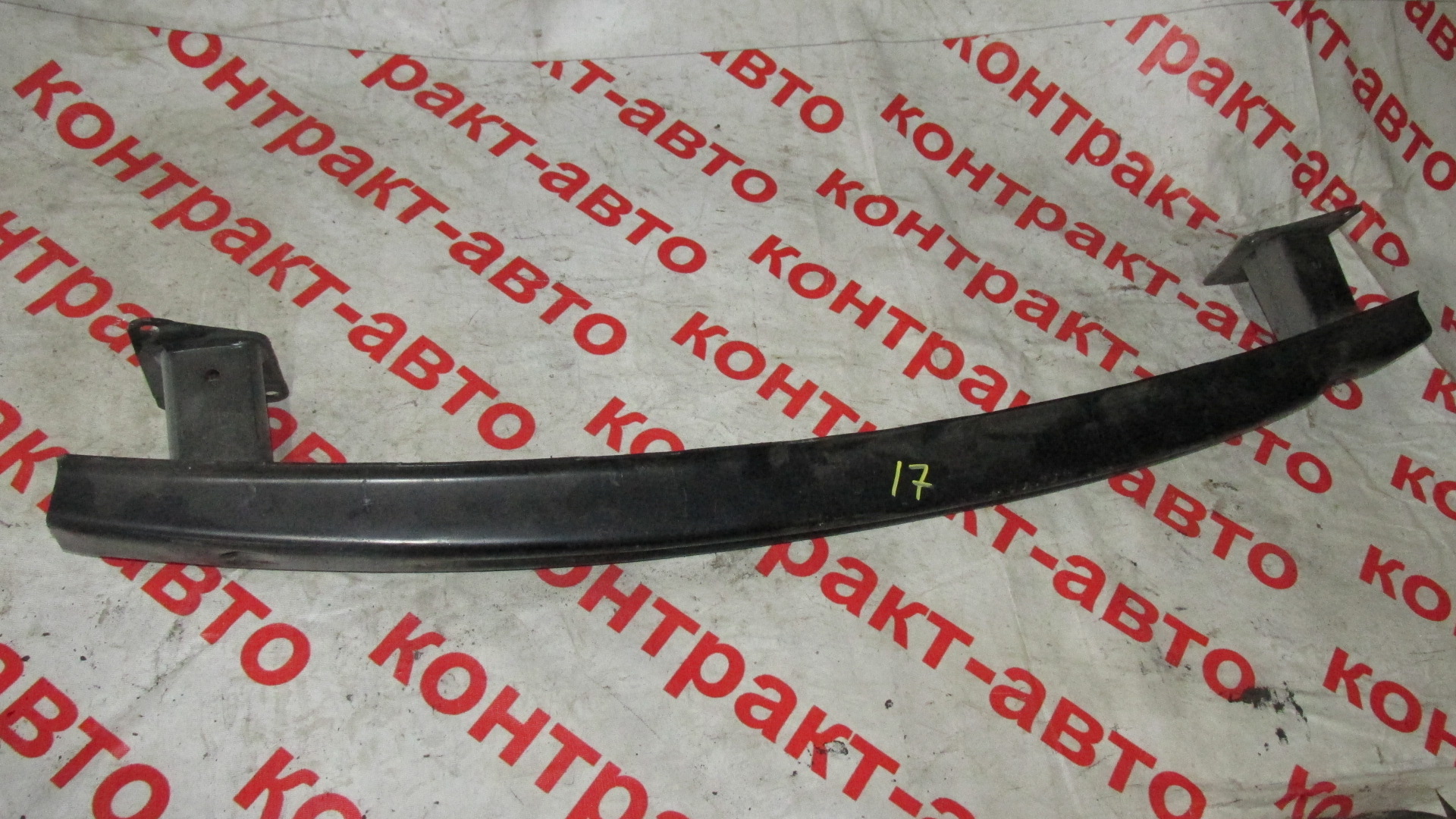 30021-usilitel-zadnego-bampera-volkswagen-touran_0