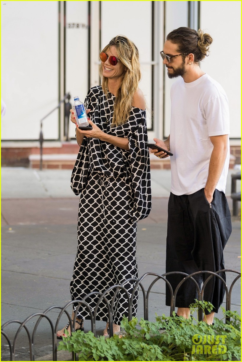 heidi-klum-tom-kaulitz-pick-up-her-daughter-from-camp-30