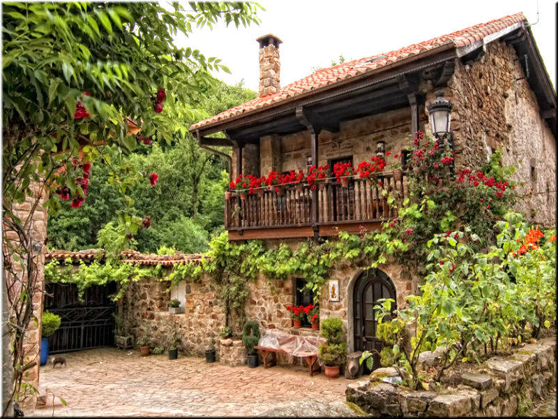 деревенский дом в испании