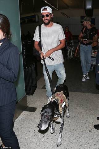 12.08.18 - LAX airport, LA